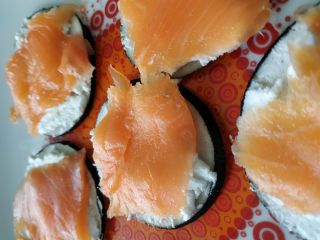 Toasts de radis noir au saumon